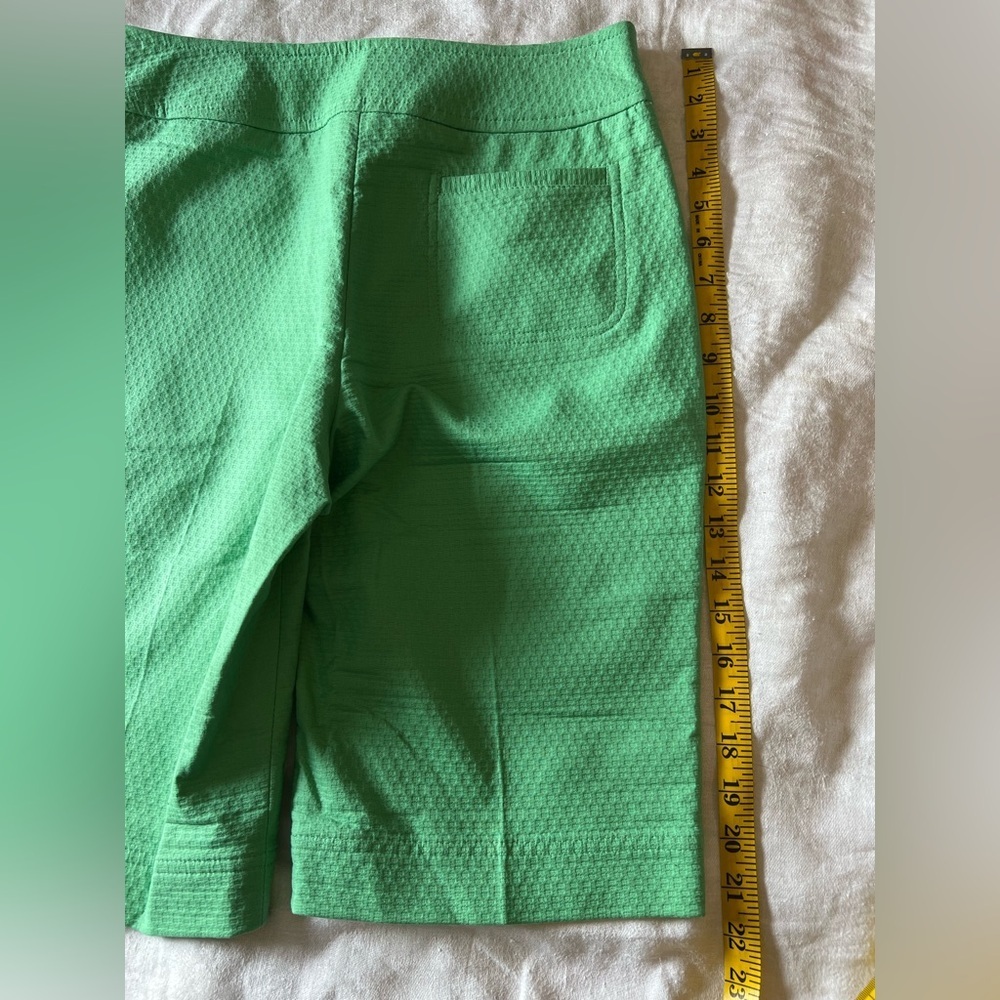 Como Sport Breathable Green Bermuda Shorts with Elastic Waistband - Picture 7 of 8